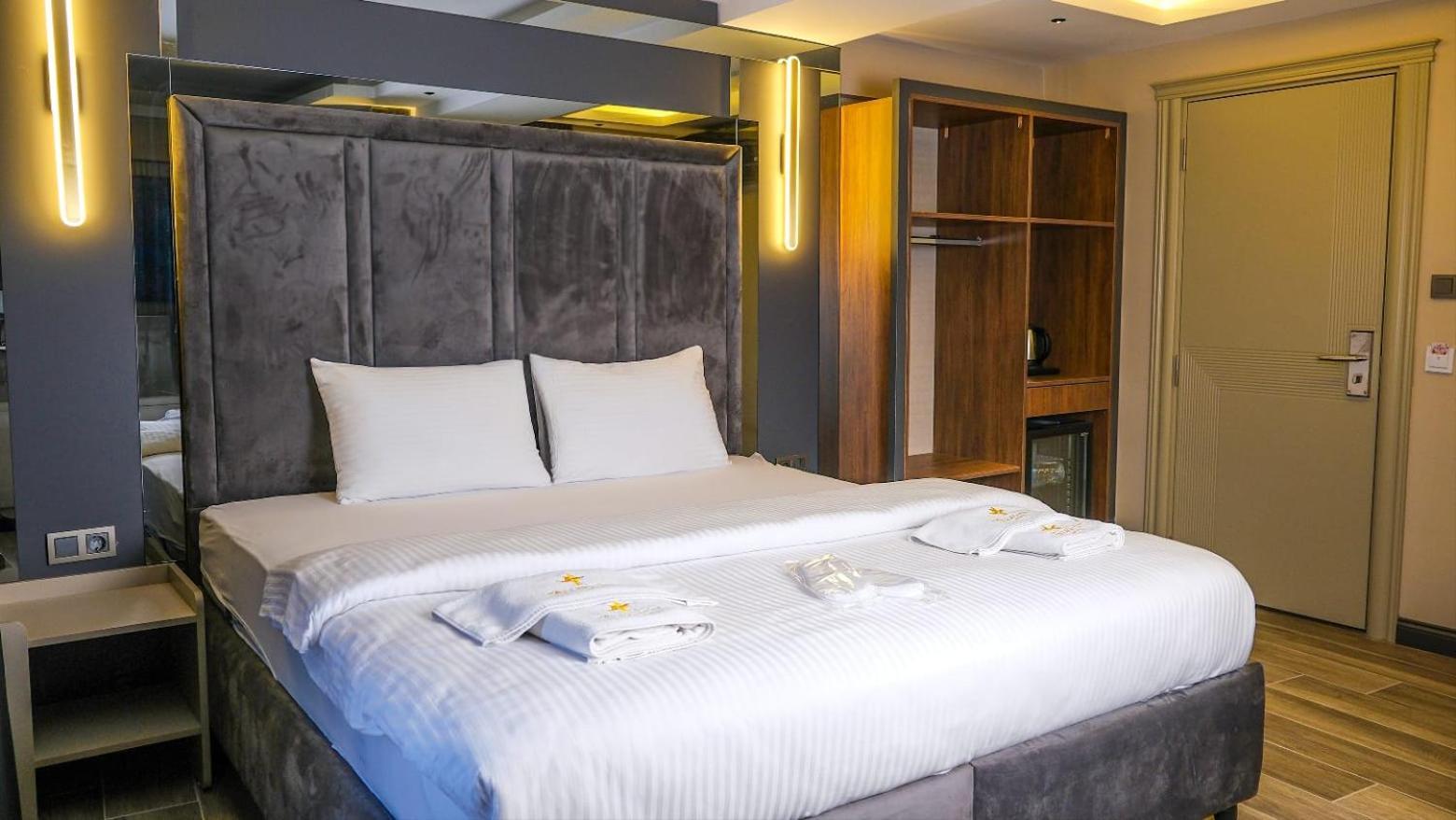 Talles City Hotel Izmir Exterior photo