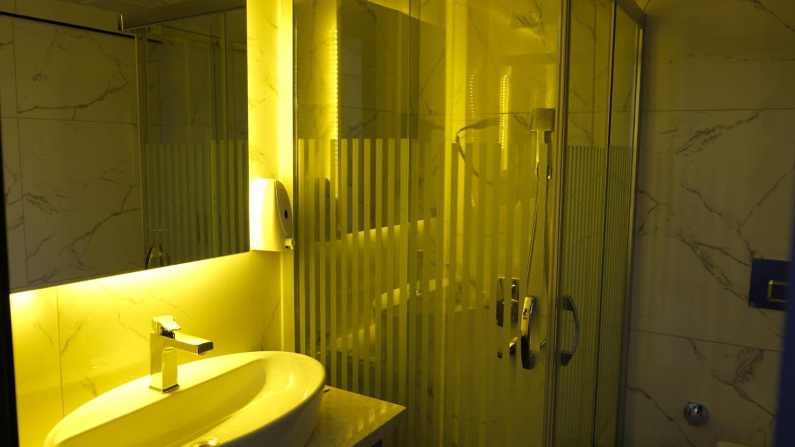 Talles City Hotel Izmir Exterior photo